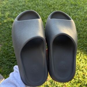 Yeezy Charcoal Slide Footwear